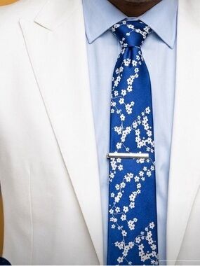 Floral Pattern Blue Men’s Tie
